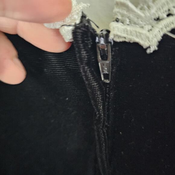 Gunne Sax Dress 7 Velvet V Neck Lace VTg Gothic Romance Puff Short Sleeve Midi - Picture 8 of 13